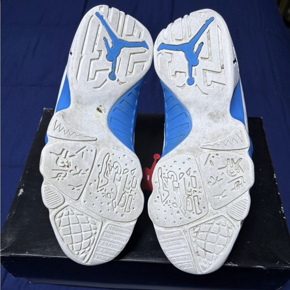 Jordan 9 Retro Powder Blue 2024 
Size 9.5